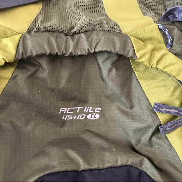 Travel Backpack - Picture 3 of 5